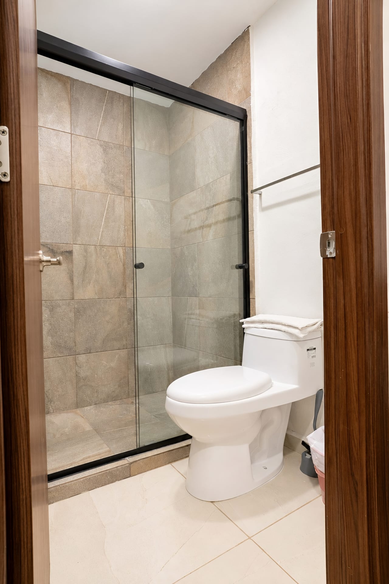 Anuva 1010 — Baño