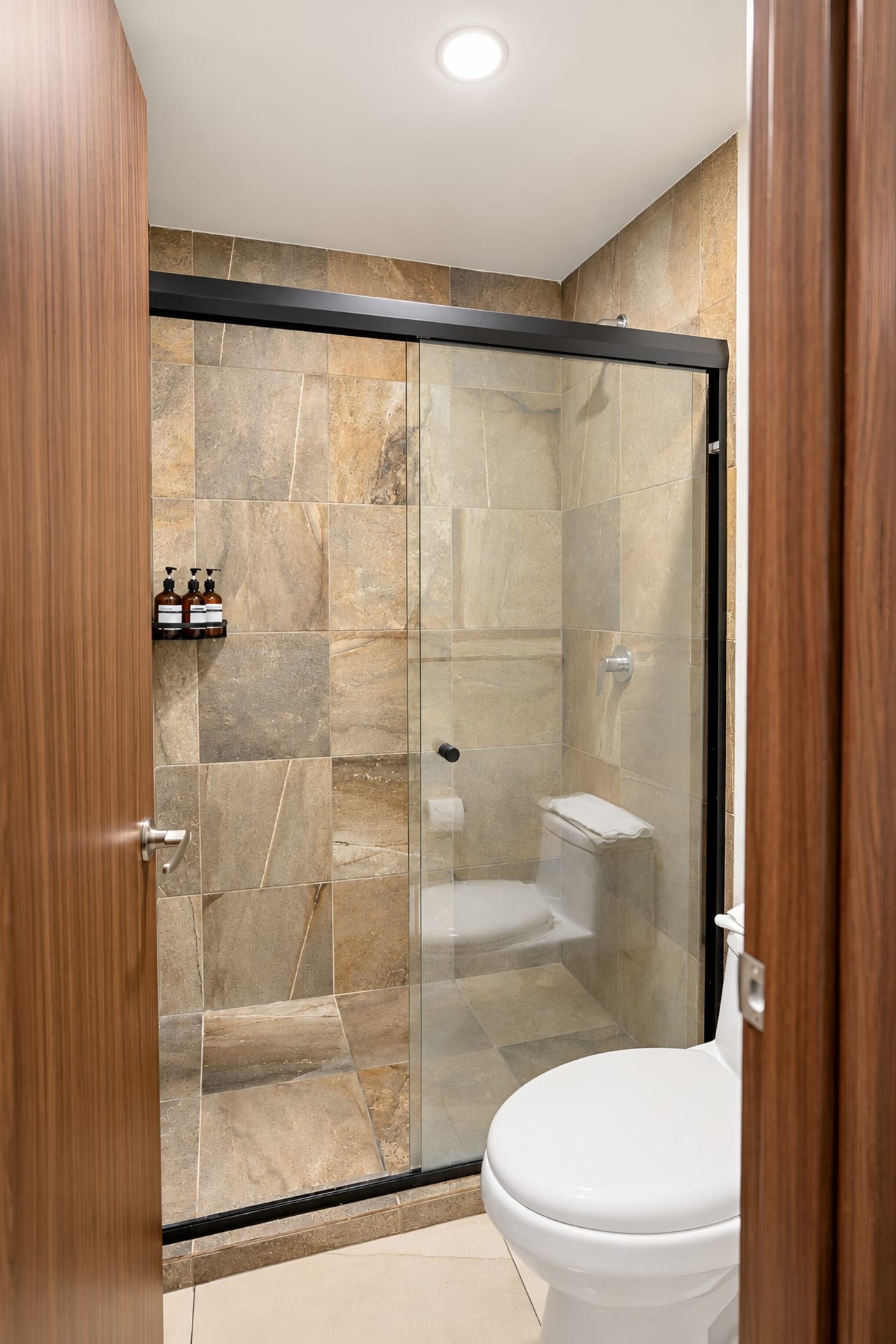 Anuva 505 — Baño