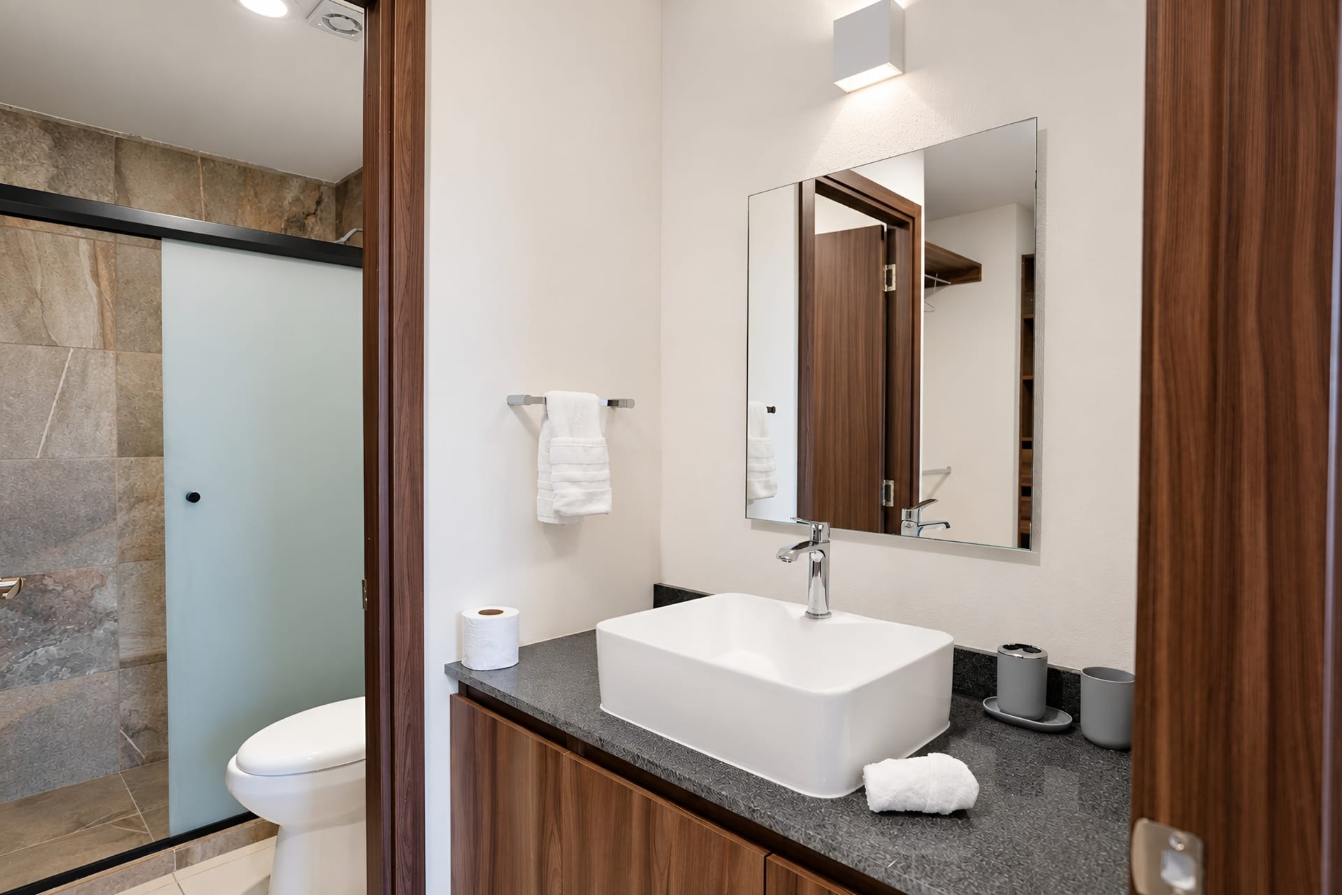 Anuva 509 — Baño