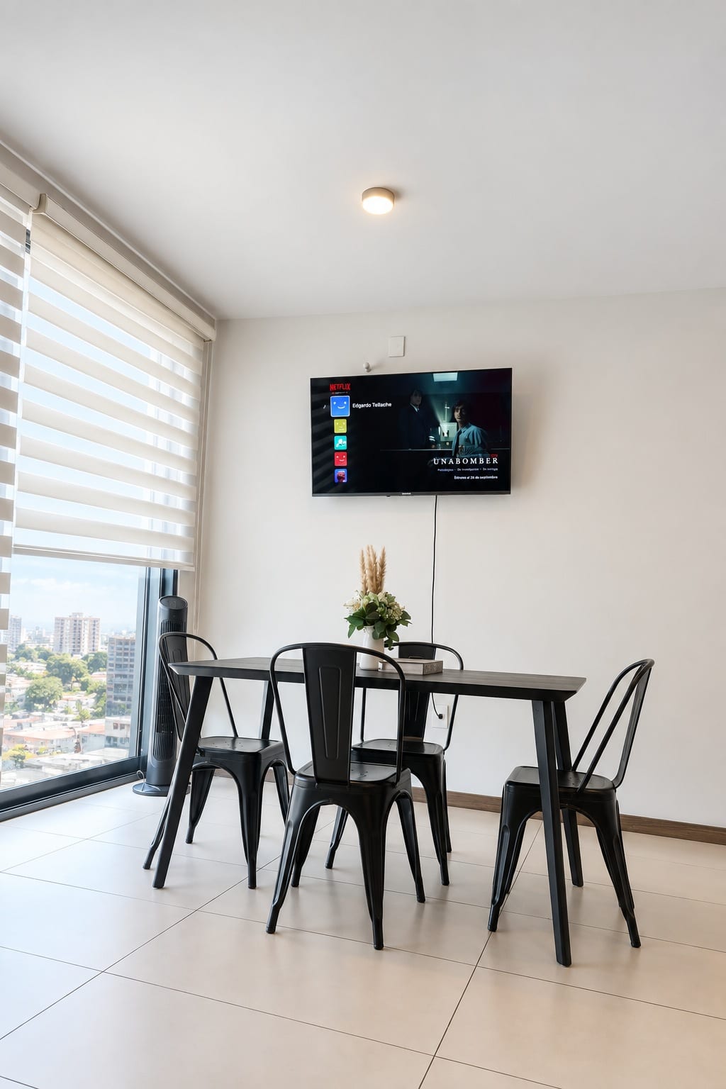 Madison 705 — Comedor