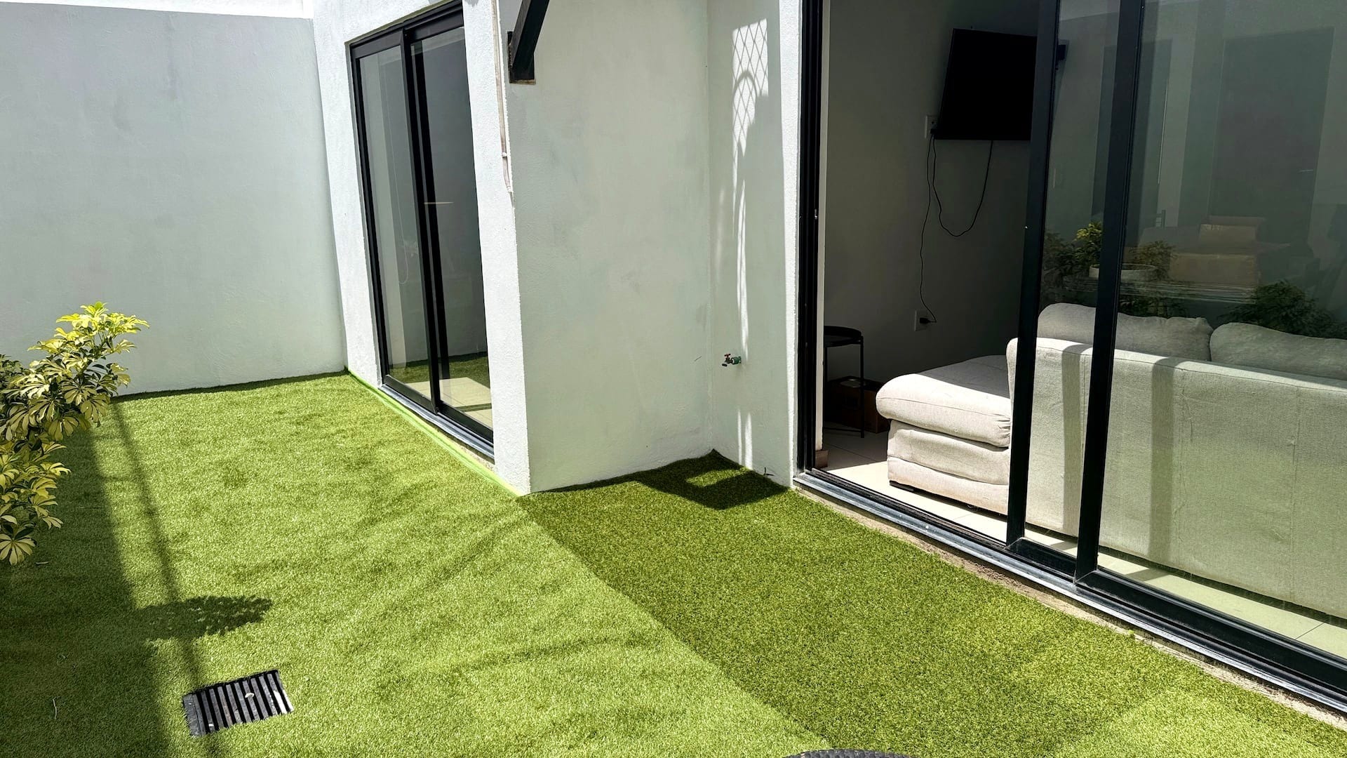 Ramos Millán 101 — Patio