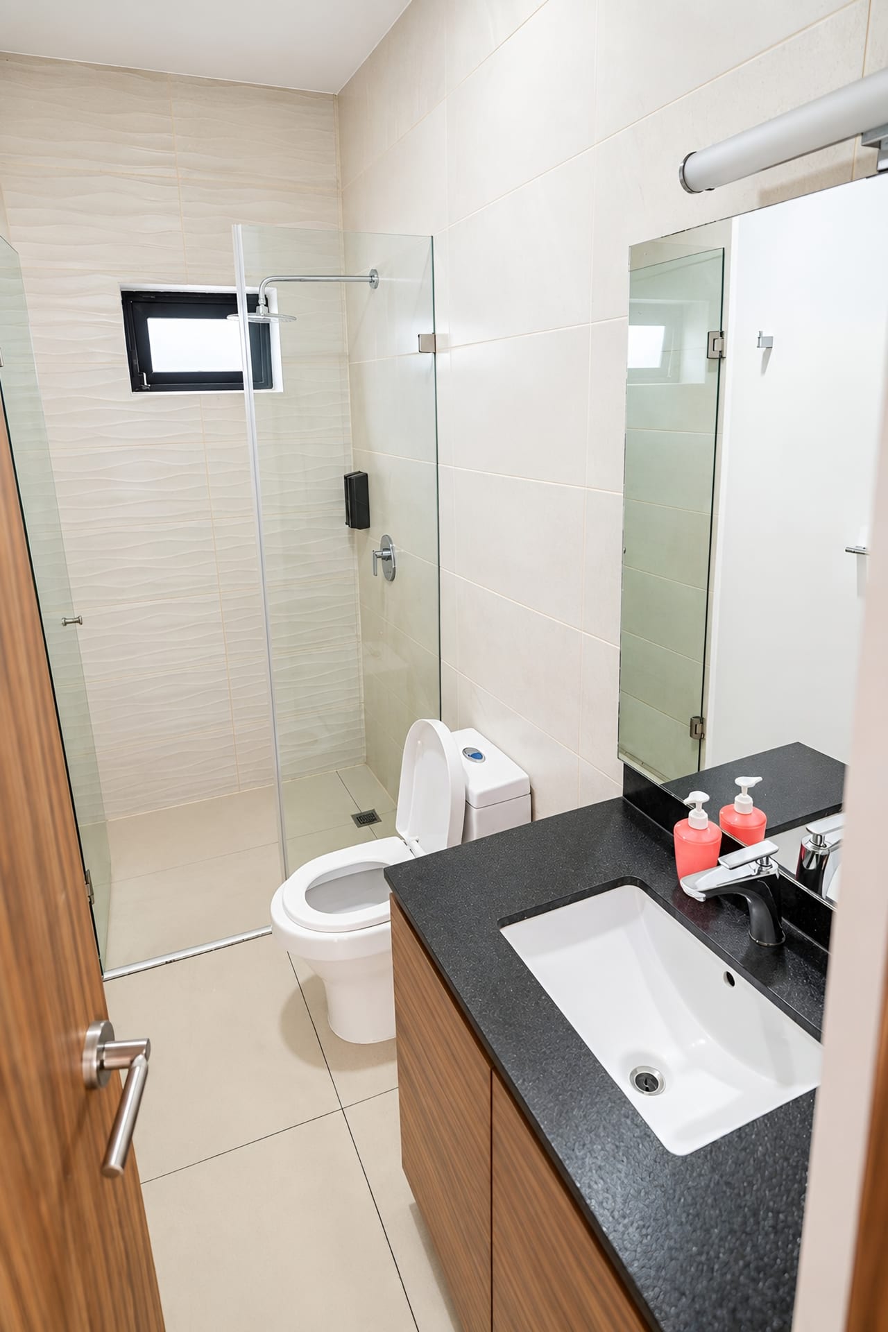 Ramos Millán 101 — Baño