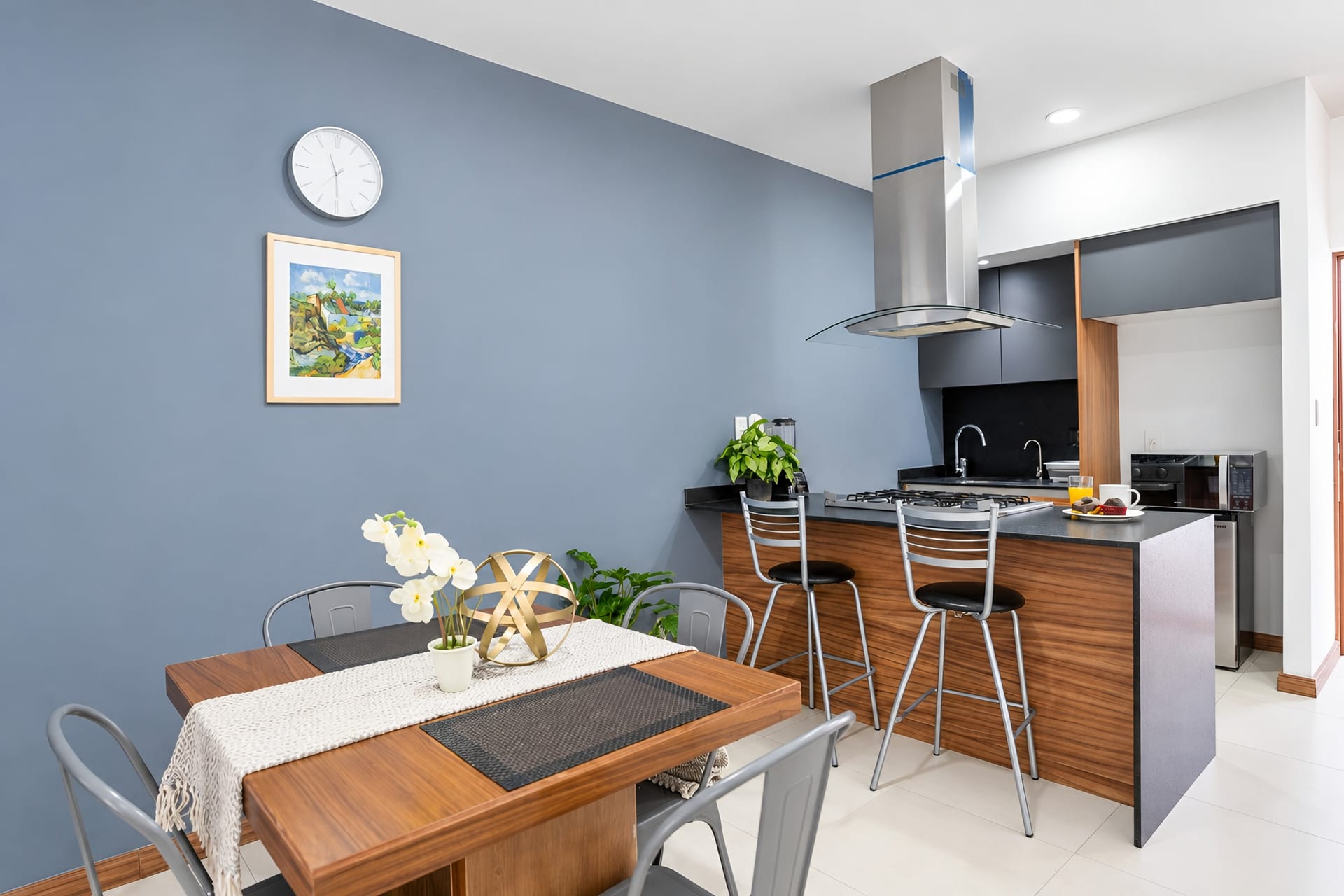 Ramos Millán 302 — Cocina