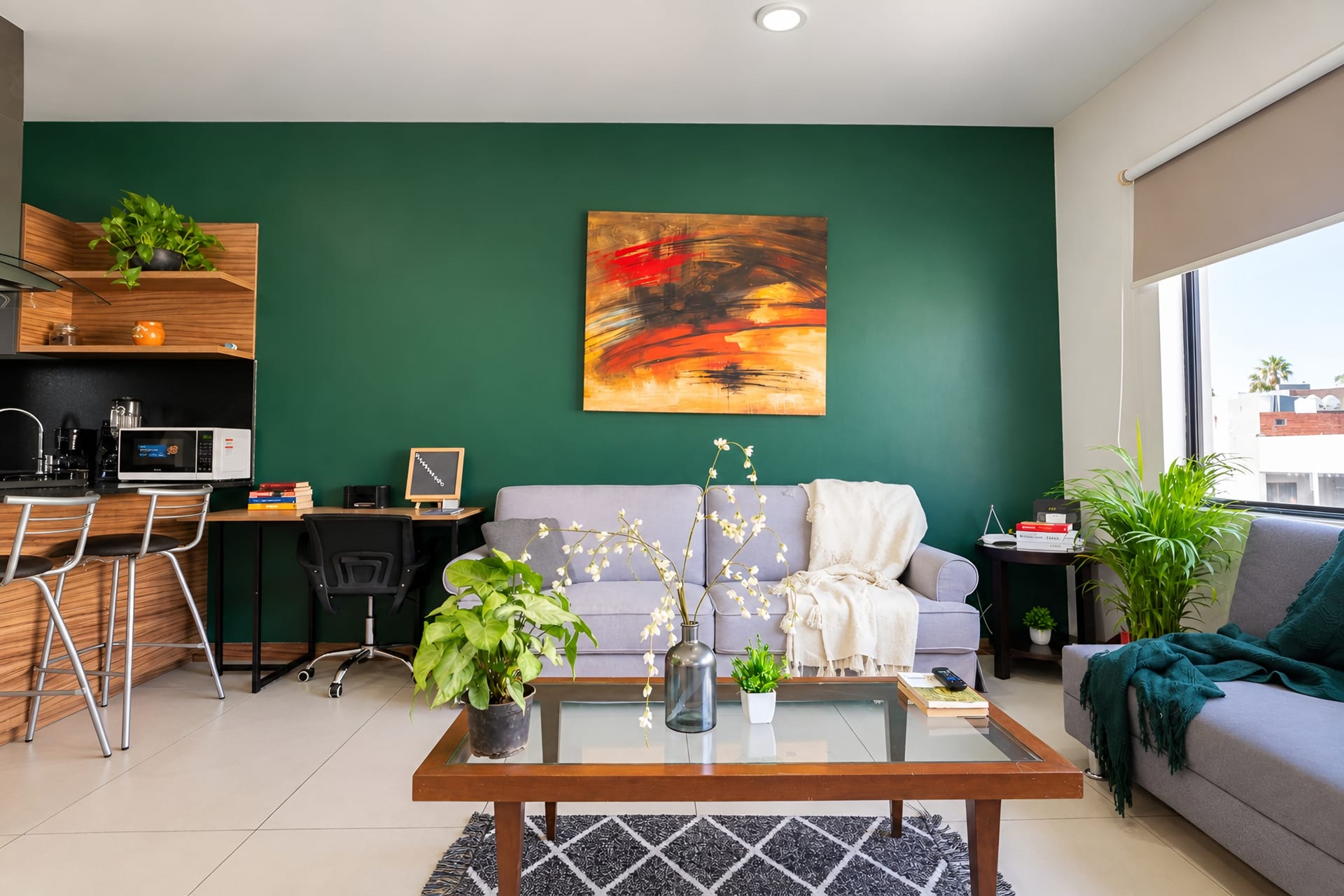 Ramos Millán 401 — Sala