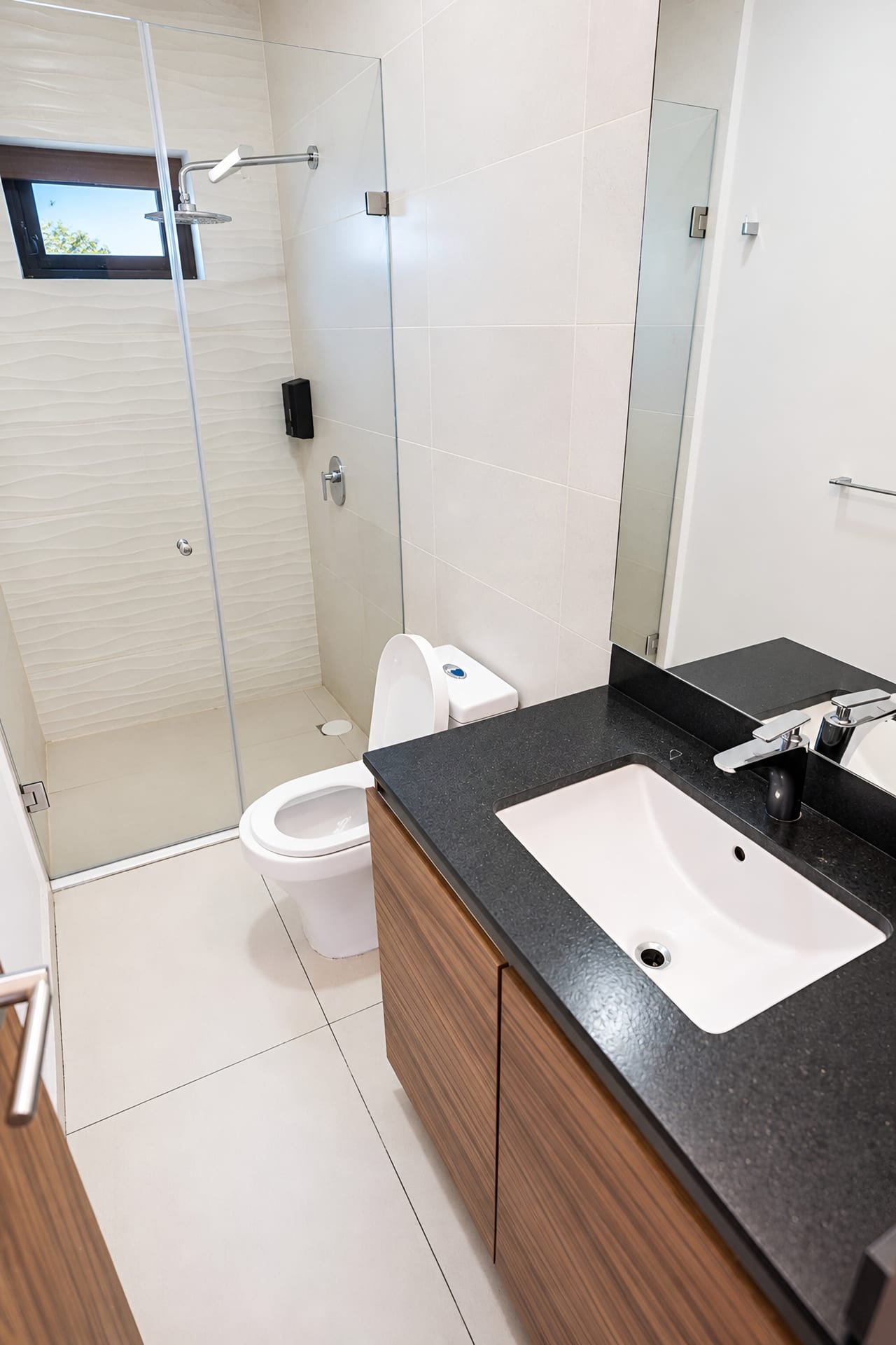 Ramos Millán 401 — Baño